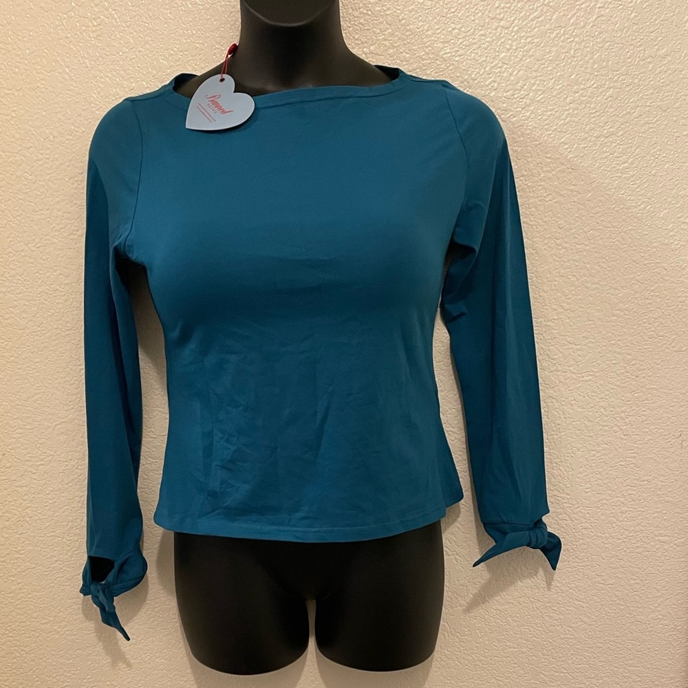 Banned Apparel size L top